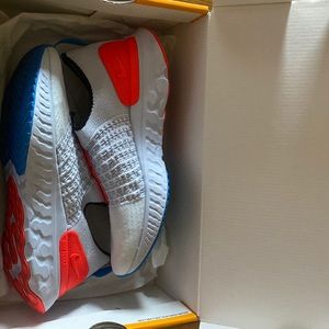 Nike Infinity Run  Color-Red/Gray/Blue  Size-8